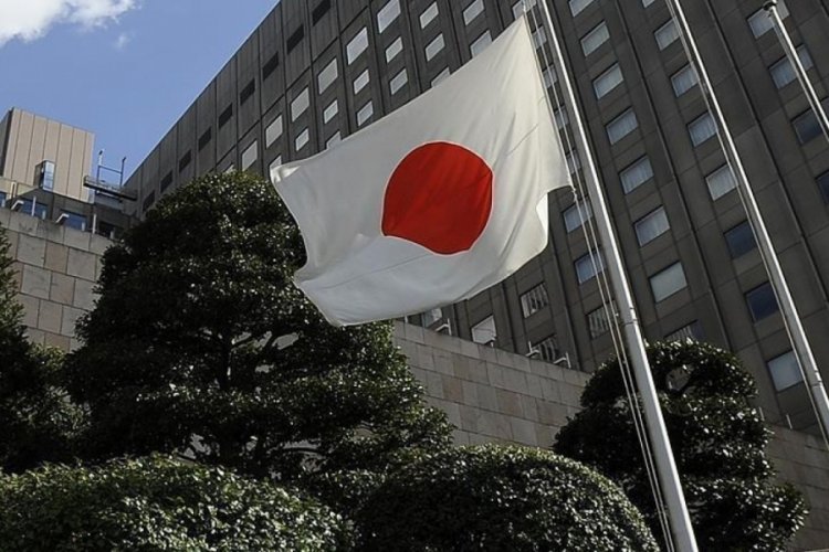 Japonya ordusuna ait askeri uçak iniş sırasında pistten çıktı
