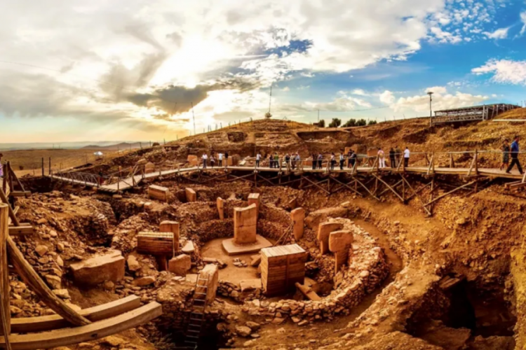 Bakan Ersoy duyurdu! Göbeklitepe'de tarihe ışık tutacak keşif!