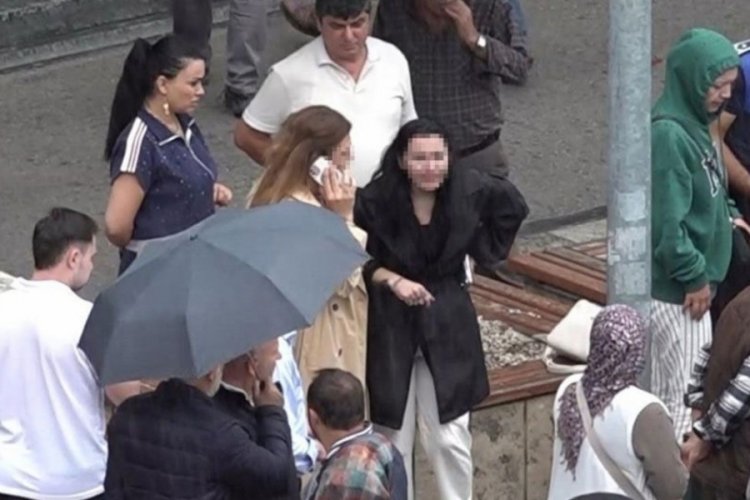 Sokakta 'laf atma' kavgası kanlı bitti! Zabıtanın müdahalesi gecikmedi