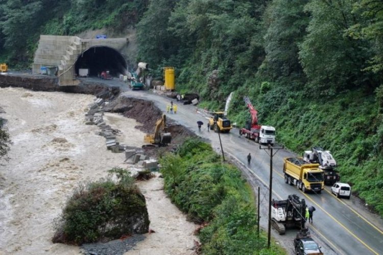 Bakanlar Uraloğlu ile Bak Rize'de incelemede bulundu
