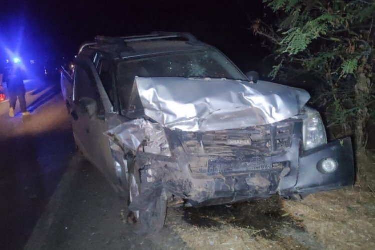 İzmir'de kamyonet ile otomobil çarpıştı: Ölü ve çok sayıda yaralı var 