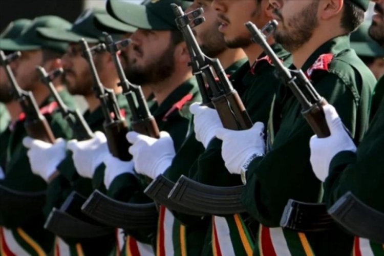 İran'da her yıl düzenlenen askeri geçit töreni bu yıl güvenlik gerekçesiyle iptal edildi
