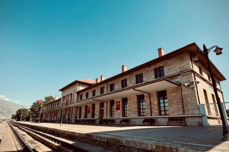 Bu gara ilk tren 1938 yılında ulaştı 