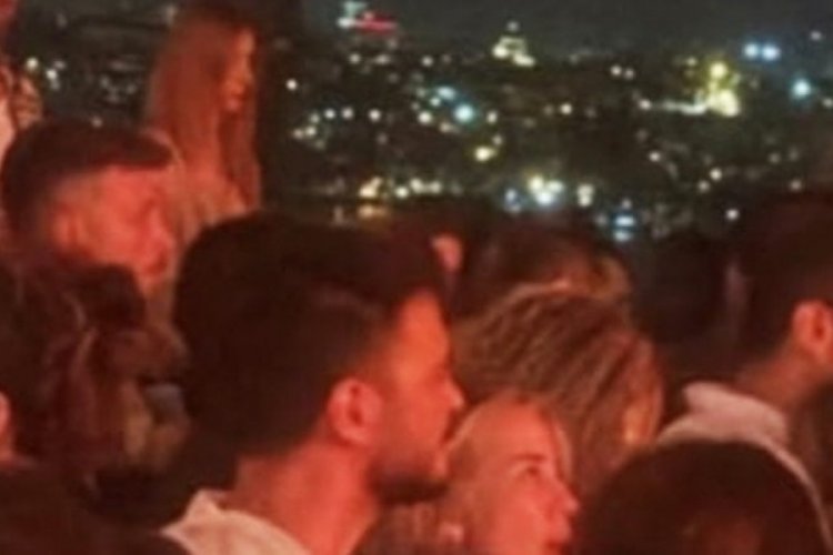 Pelin Akil'den yeni boşanan Anıl Altan, gece kulübünde sarışın güzelle görüntülendi