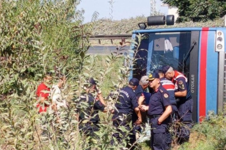 Mersin'de cezaevi ring aracı devrildi: 12 yaralı 