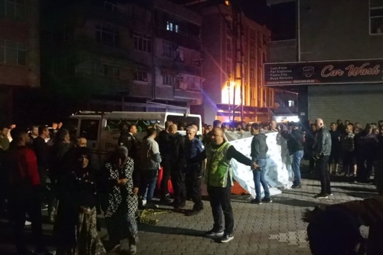 Çöp kamyonunun altında kalan kadın hayatını kaybetti! 