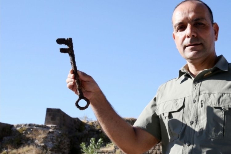 Bitlis Kalesi'ndeki kazı sırasında kalenin anahtarı bulundu