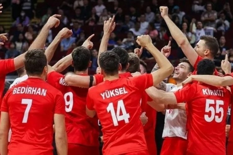 T&Uuml;RKİYE - POLONYA VOLEYBOL MA&Ccedil;I: Filenin Efeleri Polonya'ya 3-0 mağlup oldu...