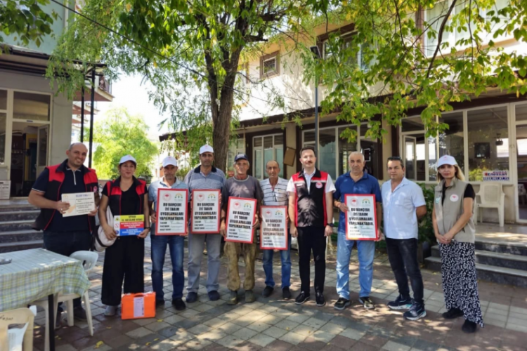 "İyi Zeytin Gemlik'te Olur" projesinde çiftçilere koruyucu ekipman dağıtıldı 