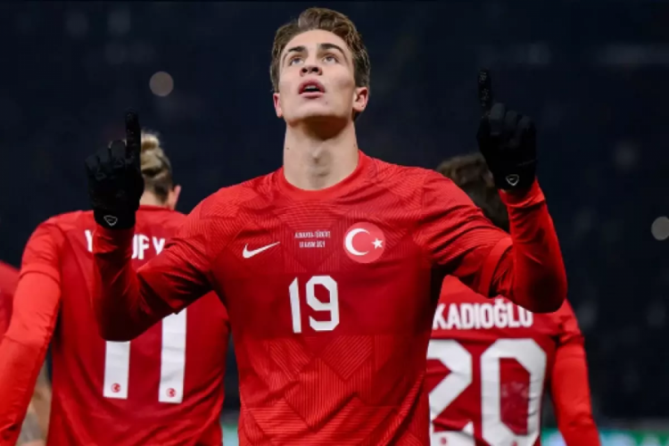 Türk futbol tarihine geçecek! Kenan Yıldız için hayrete düşürecek teklif