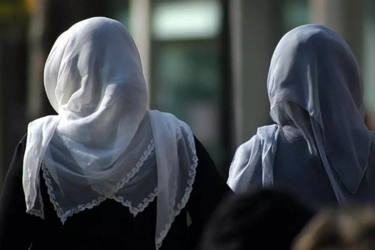 KKTC'de başörtüsü kararını AYM iptal etti!