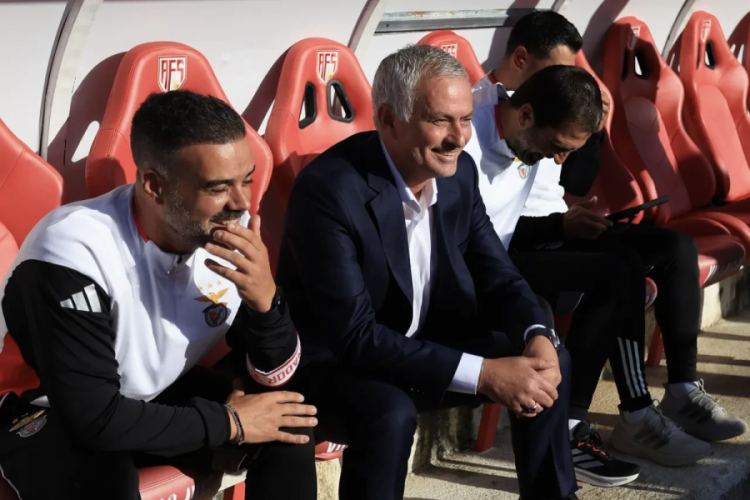 Fenerbahçe'den ayrılan Jose Mourinho yine olay! Portekiz'i karıştırdı, Disiplin Kurulu'na şikayet edildi