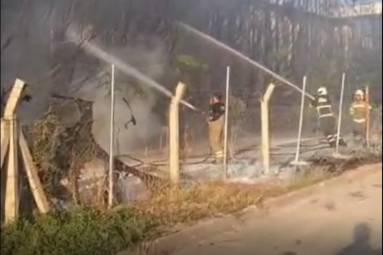 Bursa'daki fabrika alanında yangın çıktı! Ekiplerden hızlı müdahale...