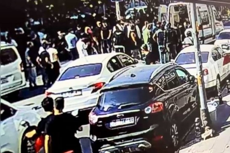 Anne ve kızı tartıştıkları şahsı bıçakladı! 1 kişi hayatını kaybetti...