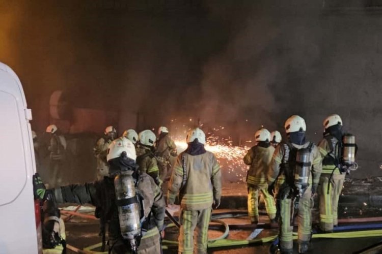 5 katlı bina alevlere teslim!