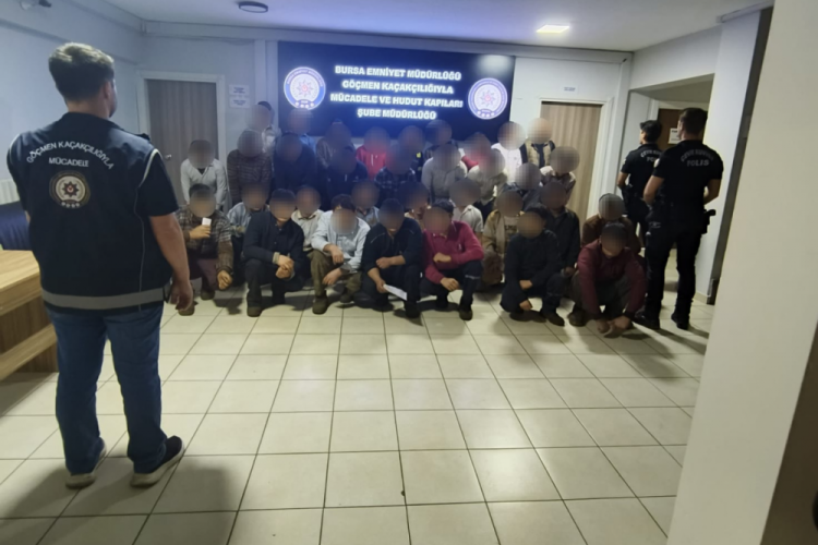 Bursa'da emniyet güçlerinden kaçak işçi operasyonu! Çok sayıda yakalama var...