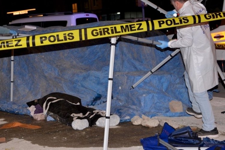 Metrelerce yüksekten yere çakıldı! Feci şekilde can verdi...