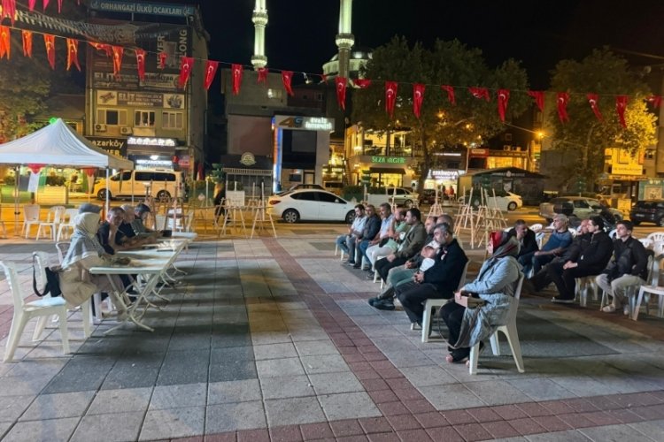 Orhangazi Cumhuriyet alanında Gazze için kara nöbeti!