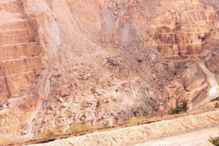 O ülkede facia! Madende göçük yaşandı, 100'den fazla kişi öldü