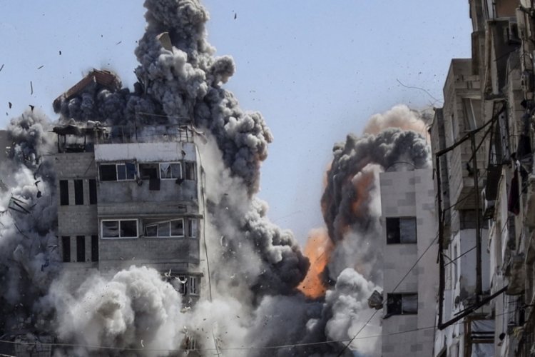 Gazze'deki Sağlık Bakanlığı: Kuzey ve Gazze kentindeki hastaneler çöktü