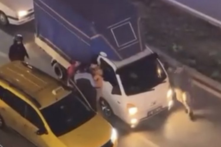 Bursa'da trafiği kilitleyen kavga!