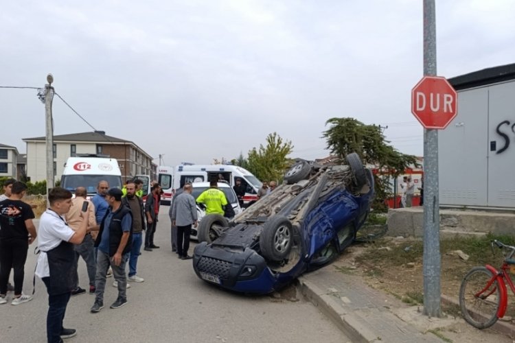 Bursa'da feci kaza! Araç takla attı