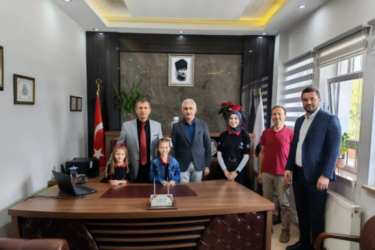İlçe Milli Eğitim Müdürü Orhangazili minik finalistleri ağırladı.. 