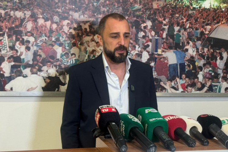 Bursaspor Teknik Direktörü Çağlayan: Taraftarın karşısında mağlubiyet ağır geliyor 