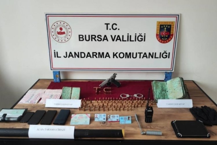 Bursa'da tarihi operasyon: 2000 yıllık İncil ve Tevrat ele geçirildi