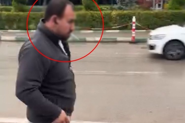 Bursa'da akılalmaz anlar! Tüm yolcular sigara içmesini bekledi