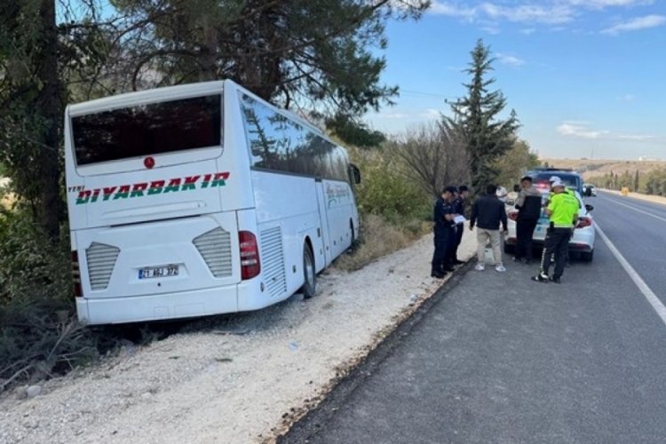 Yolcu otobüsü ile otomobil çarpıştı! Bir aile yok oldu...