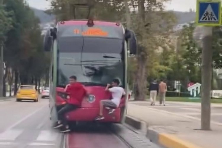 Bursa'da korkutan anlar! Çocuklar canlarını hiçe saydı