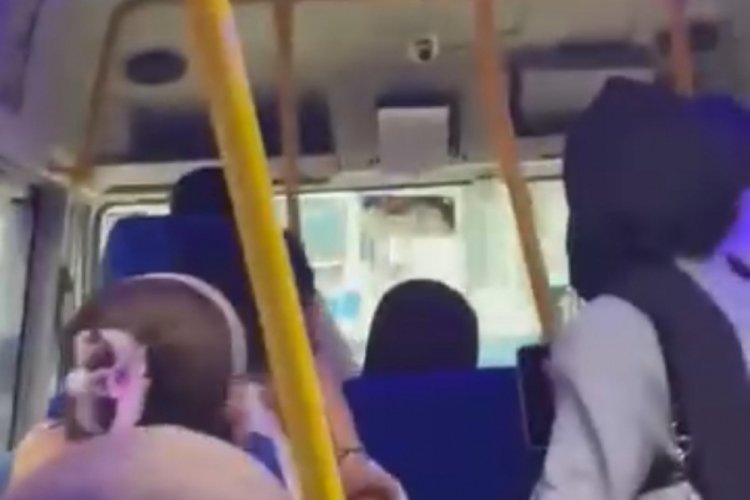 Bursa'da minibüs şoförü yolcuları çileden çıkardı! 