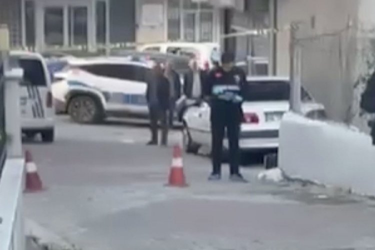 İstanbul'da evinin önünde kurşunlanan genç kurtarılamadı