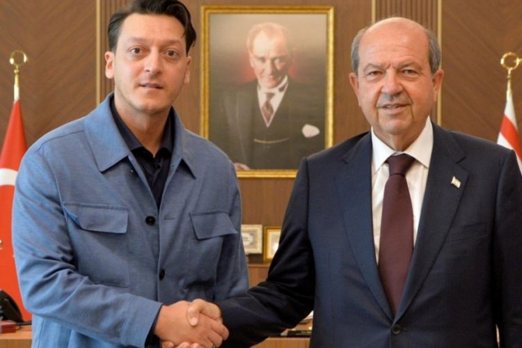 Mesut Özil'den FIFA ve UEFA'ya KKTC Çağrısı