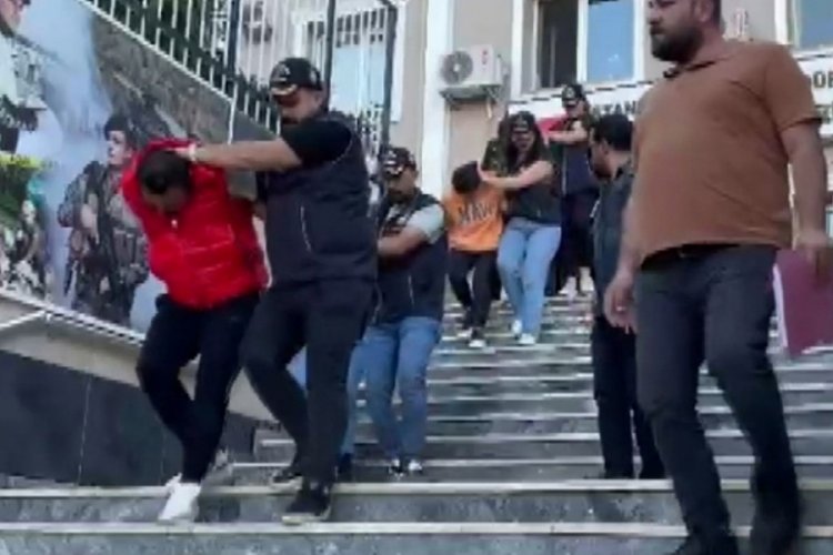 Başına silah dayayarak zorla senet imzalattılar