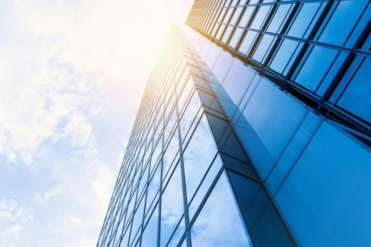 Yeni buluş tüm pencereleri güneş paneline çevirebilir