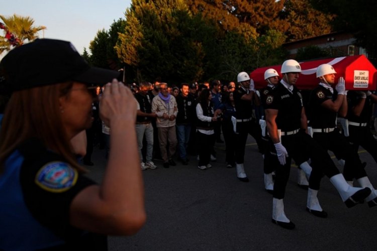Şehit polis Amilağ'ın cenazesi memleketi Şanlıurfa'ya uğurlandı 