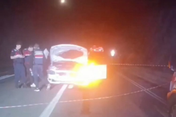 Mersin'de otomobil, kamyona çarptı: Ölü ve yaralılar var...