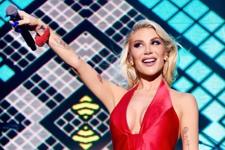 İrem Derici, 12 yaş k&uuml;&ccedil;&uuml;k sevgilisiyle evleniyor! S&ouml;z tarihi ortaya &ccedil;ıktı