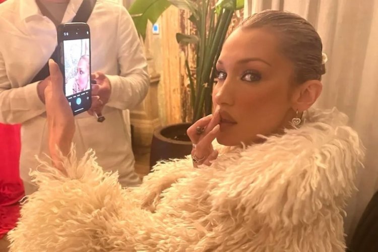 Manken Bella Hadid geri döndü! Paris Moda Haftası'nda podyumda 