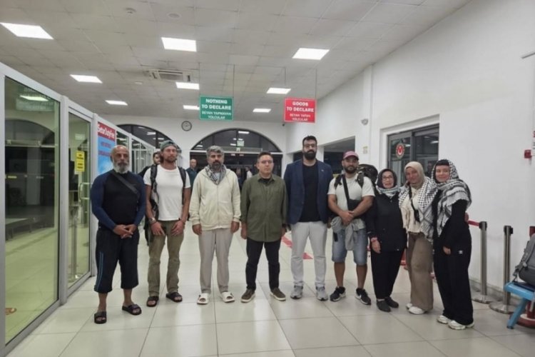 Fırtına Gazze yolcularını Marmaris'e getirdi