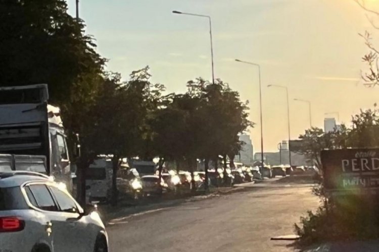 Bursa'da kaza, trafiği durma noktasına getirdi