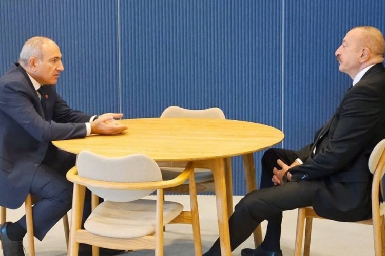 Kopenhag'da kritik zirve! Aliyev, Paşinyan ile g&ouml;r&uuml;şt&uuml;