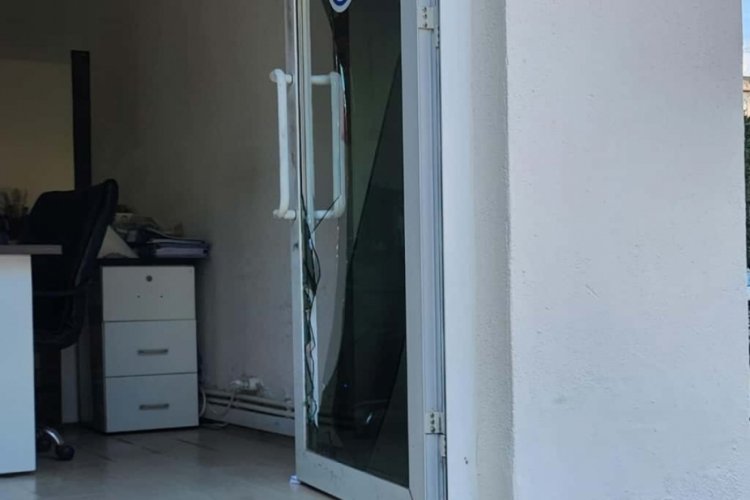 Bursa'da zabıta binasına saldırı! Soruşturma s&uuml;r&uuml;yor...