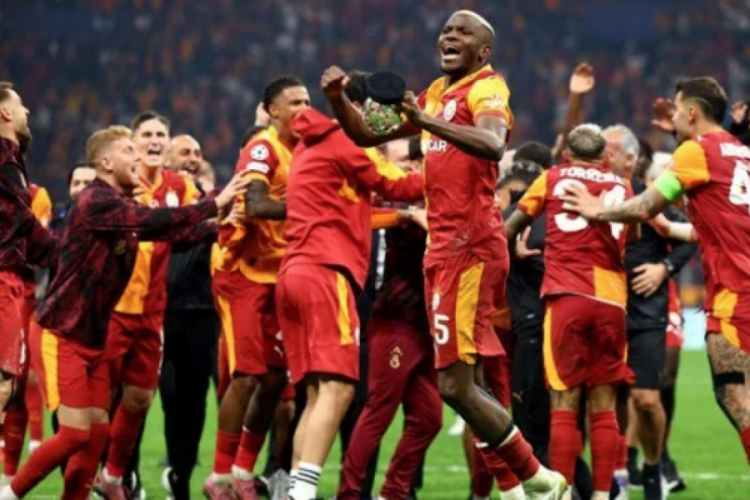 Galatasaray'da futbolculara Liverpool ödülü