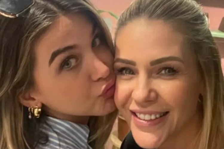 Emine &Uuml;n yeni yaşını kutladı! Duru ile pozları &ccedil;ok beğenildi
