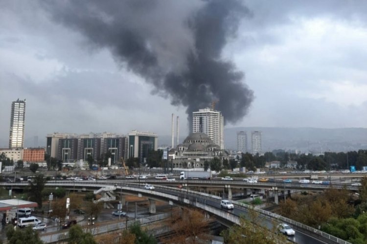 Korkutan yangın! Zaman zaman patlamalar yaşanıyor