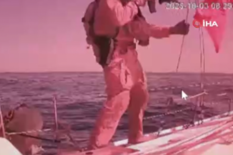 K&uuml;resel Sumud Filosu'nun Gazze'ye ilerleyen son teknesi Marinette'e baskın!