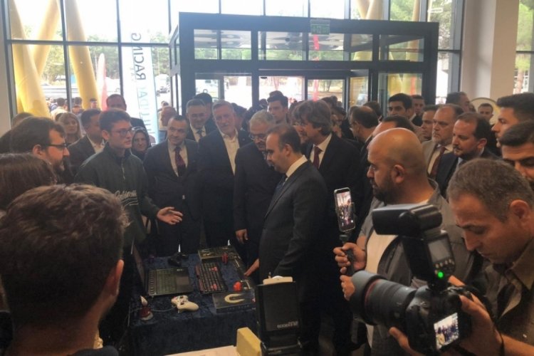 Bakan Kacır, Bursa'da iki teknoloji tesisinin a&ccedil;ılışını yaptı!
